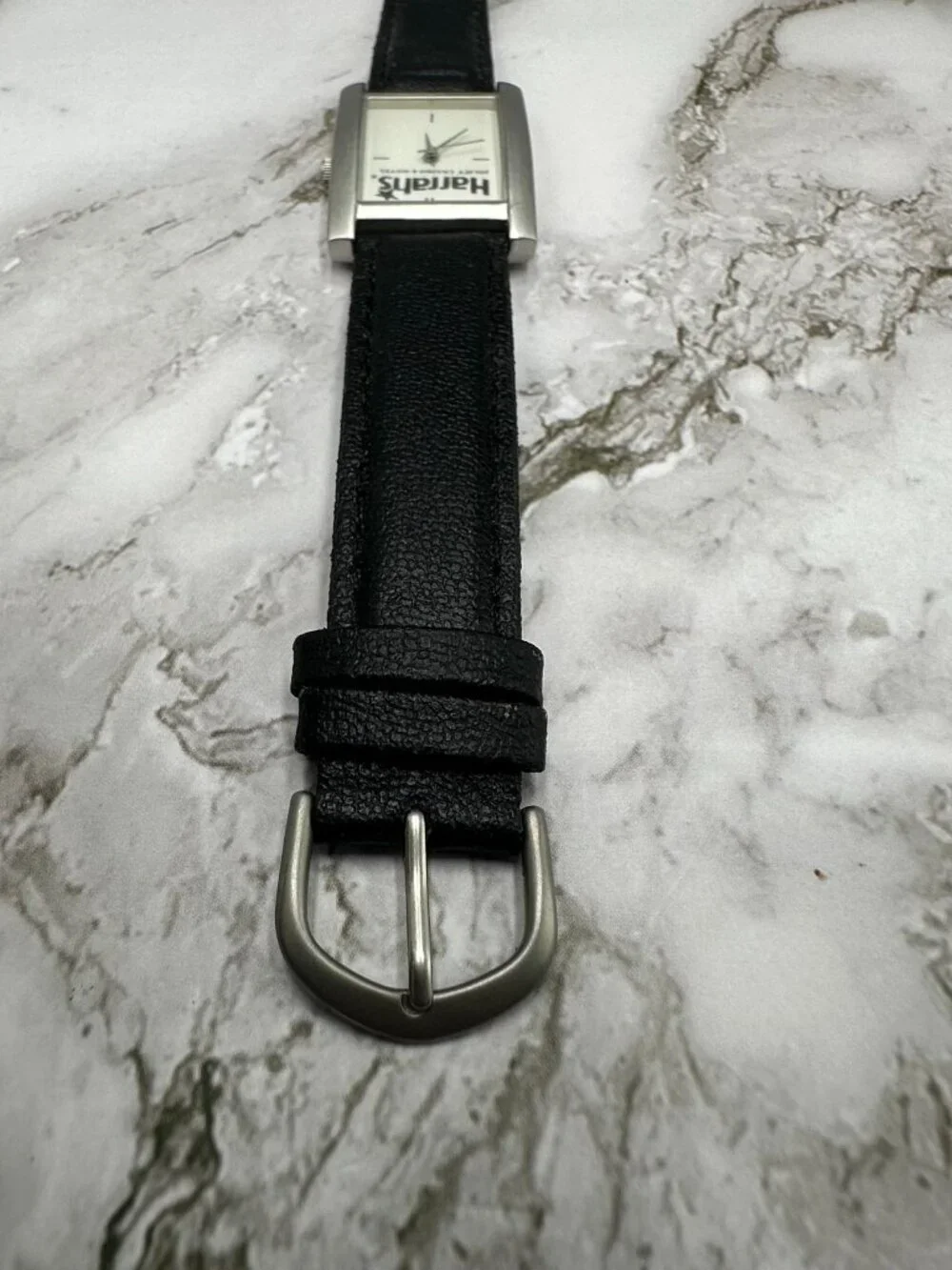 Harrah's Casino Watch Silver Tone Men Women Black Leather Buckle Band 9